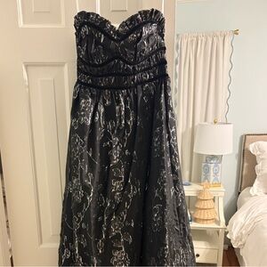 Lulu’s Black and Silver Formal Gown